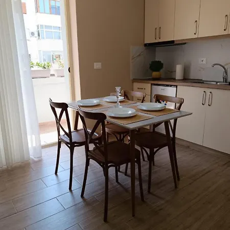 Berat Central Home 아파트 *
