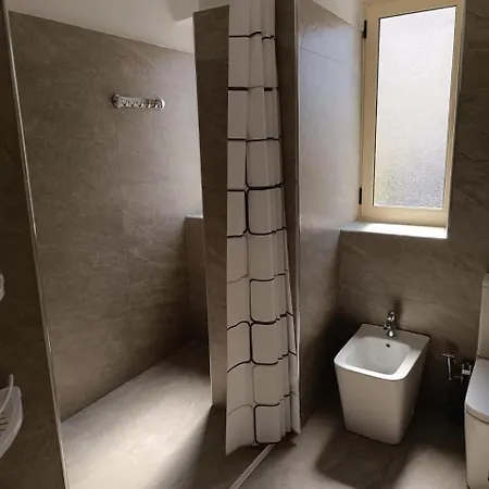 아파트 Berat Central Home *